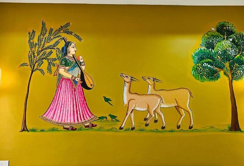 Отель Gvs 24 Club, Rooftop Cafe! Swimming Pool! Karaoke Music!