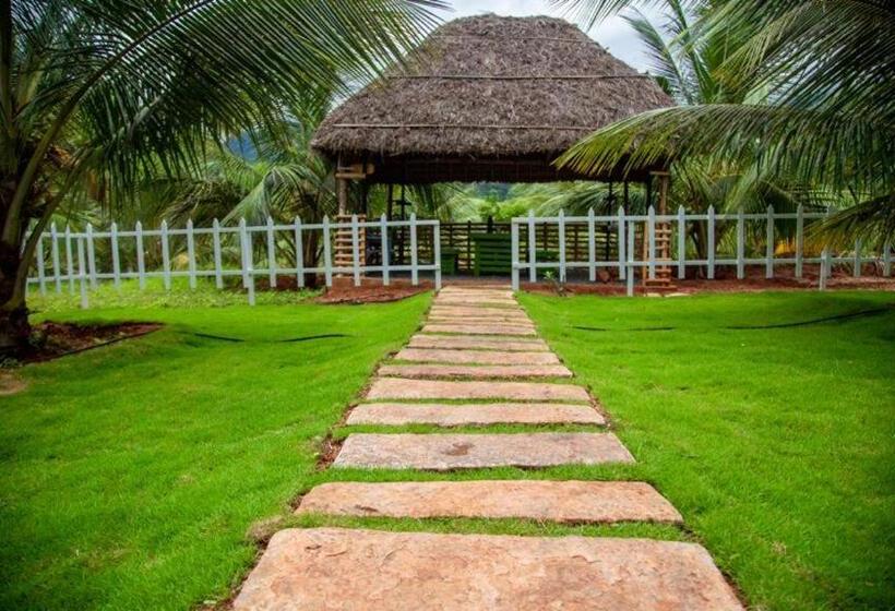 Hotel Jungle Valley Farms