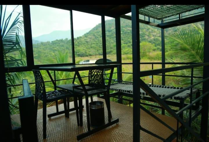 Hotel Jungle Valley Farms