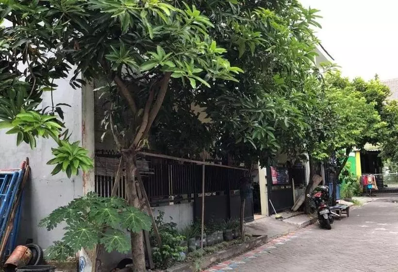 Hotelli Spot On 93685 Homestay Bu Sun Syariah