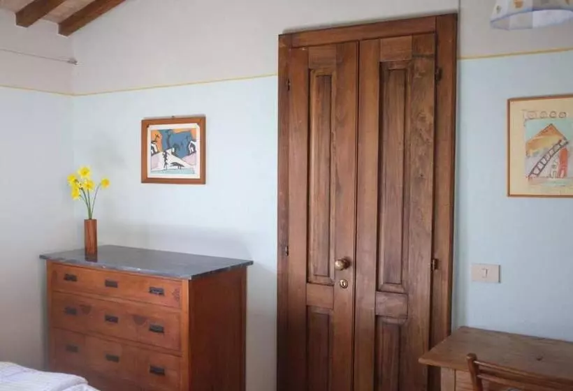 Majatalo Private Room With Own Bathroom At Podere Noceto