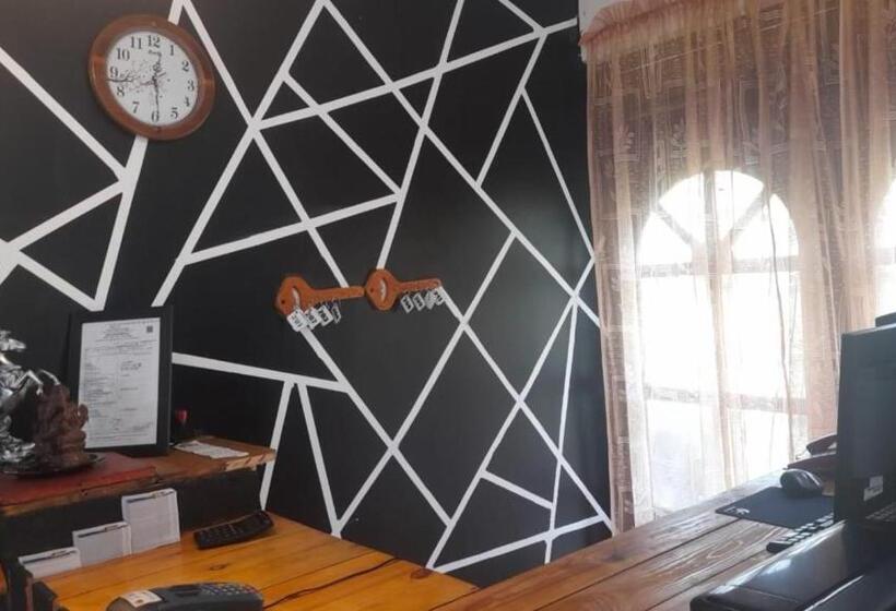 膳宿费 Suriya Villa