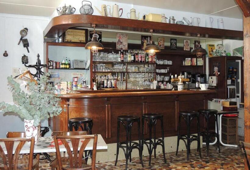 Nocleg ze śniadaniem Au Charme D Antan/ Notre Heure