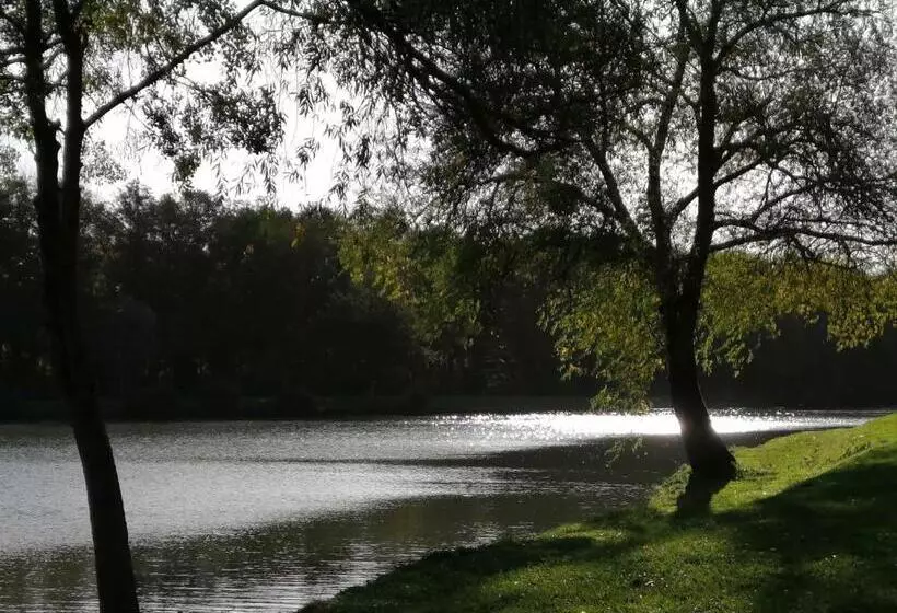 Aamiaismajoitus (B&B) Au Charme D Antan/ Notre Heure