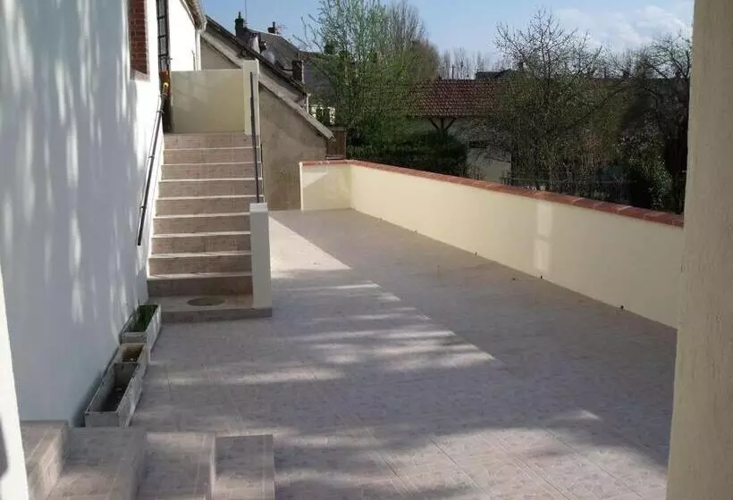 Aamiaismajoitus (B&B) Au Charme D Antan/ Notre Heure