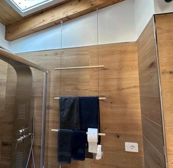 تختخواب و صبحانه La Botte Piccola