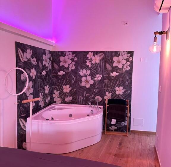 تختخواب و صبحانه La Botte Piccola