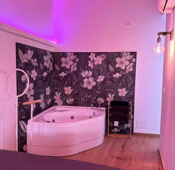 تختخواب و صبحانه La Botte Piccola