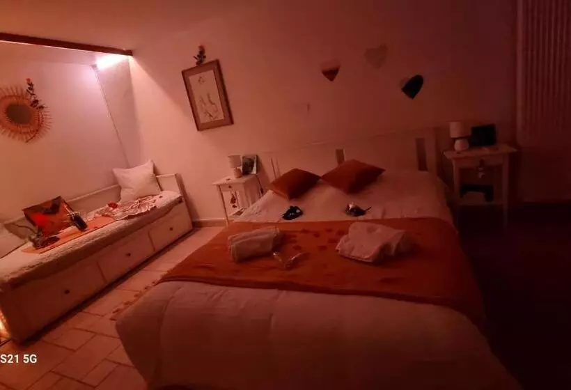 Aamiaismajoitus (B&B) Love Room De Charme Var