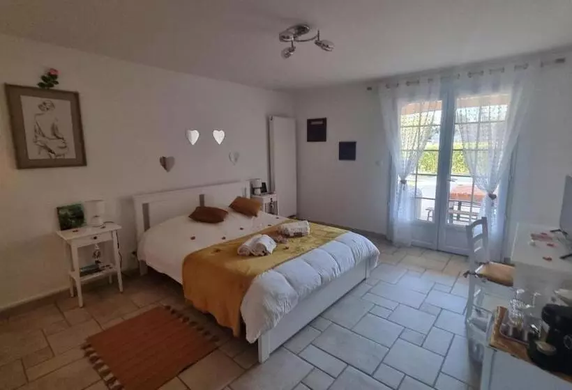 Aamiaismajoitus (B&B) Love Room De Charme Var