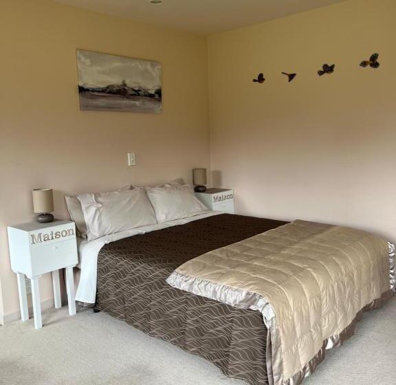 Hotell Carrickfergus Cottage Unit 2