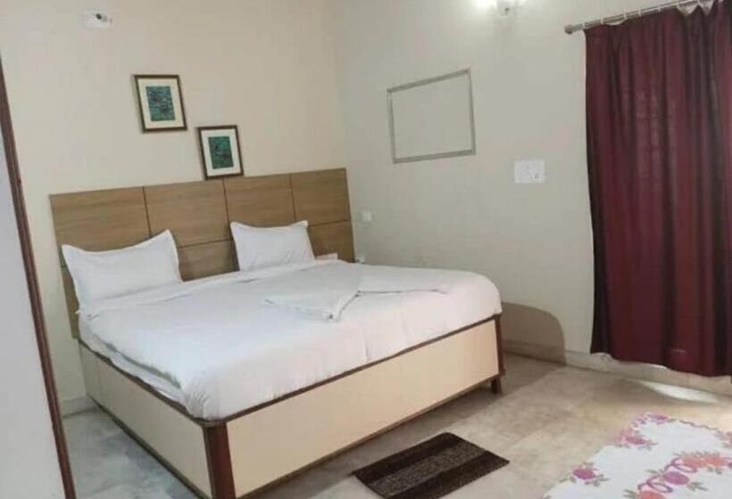 Hotell Chandan Resort