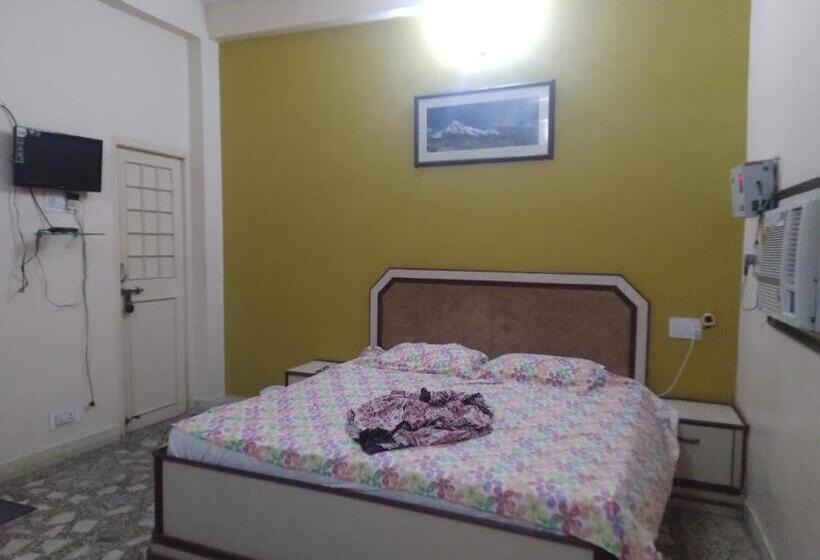 Hotell Chandan Resort