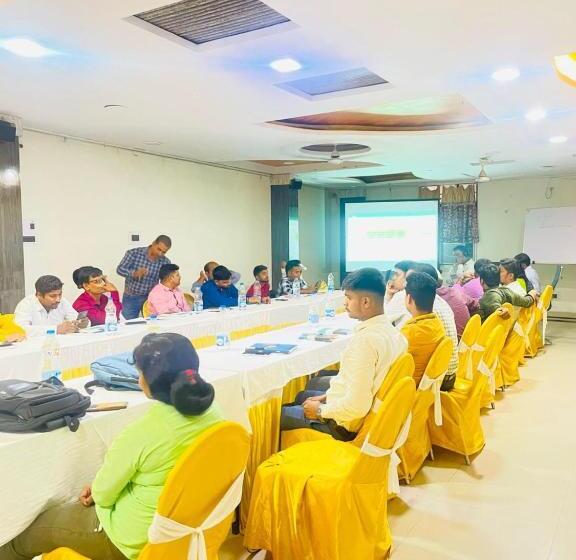 ホテル Grg R P International Patna