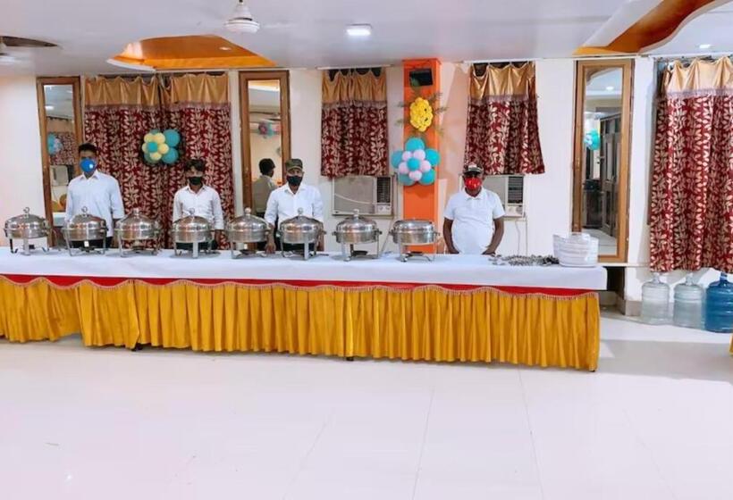 ホテル Grg R P International Patna