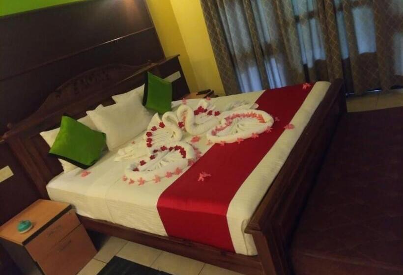 فندق Kosgahadolaella Green Resort