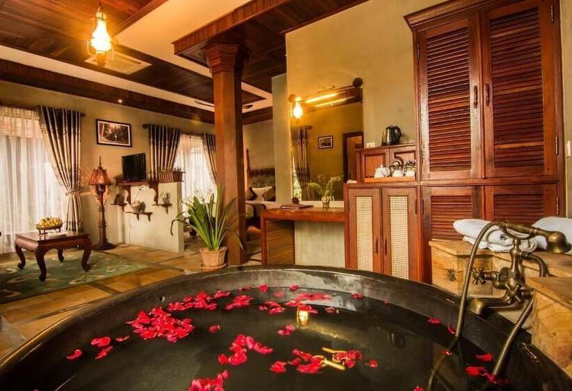 Hotel Model Temple Resort & Spa