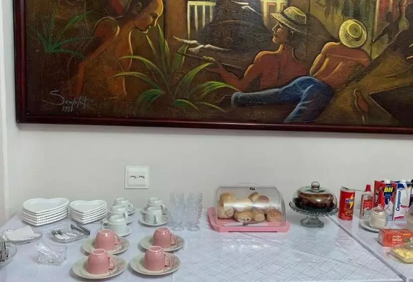 ホテル Pousada Economic Pitangui