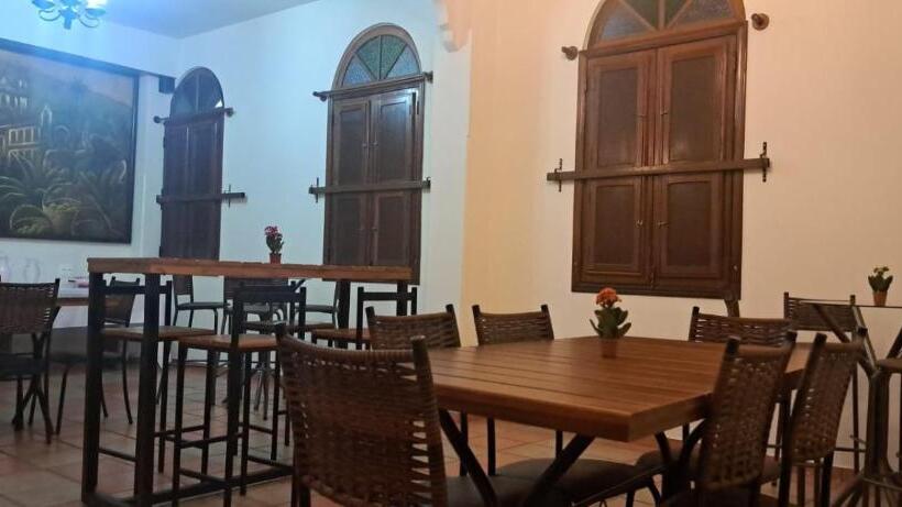 فندق Pousada Economic Pitangui