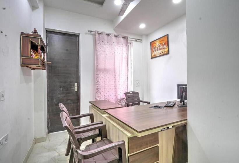 בית מלון כפרי The Noble Suites, Near Spectrum Mall