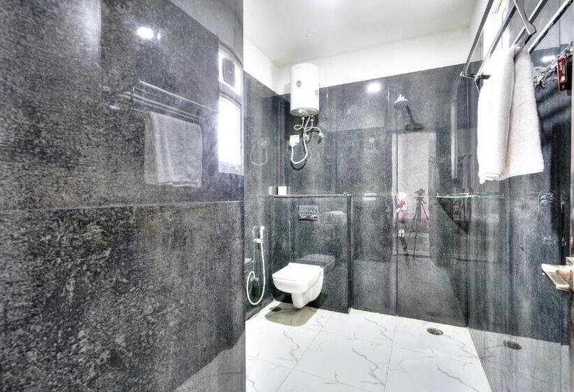 בית מלון כפרי The Noble Suites, Near Spectrum Mall