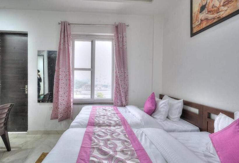 בית מלון כפרי The Noble Suites, Near Spectrum Mall