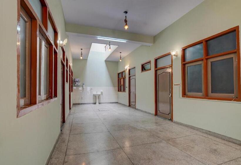 Oyo Bird View Hotel & Cafe