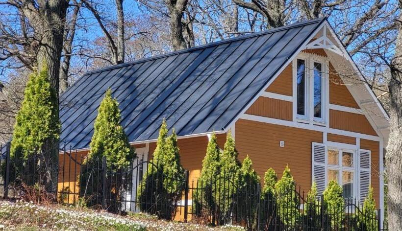 بنسيون Beautiful Lakefront House