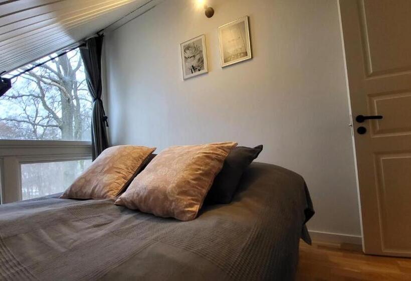 بنسيون Beautiful Lakefront House