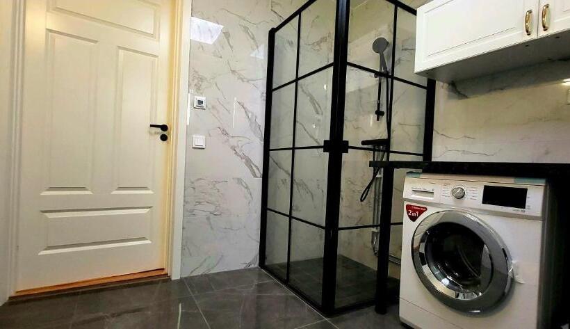 بنسيون Beautiful Lakefront House