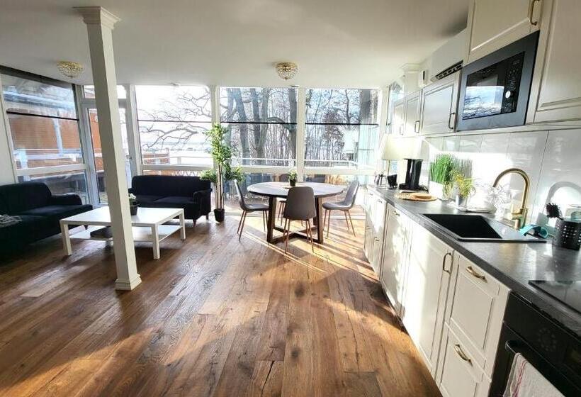 بنسيون Beautiful Lakefront House