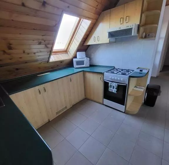 ペンション Bella Villa Apartmanház