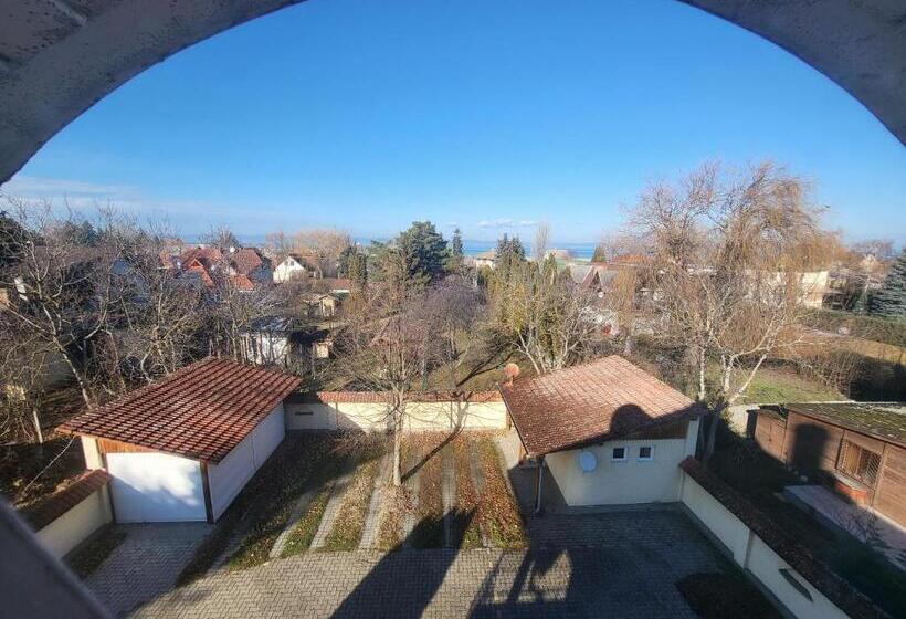 Пансион Bella Villa Apartmanház