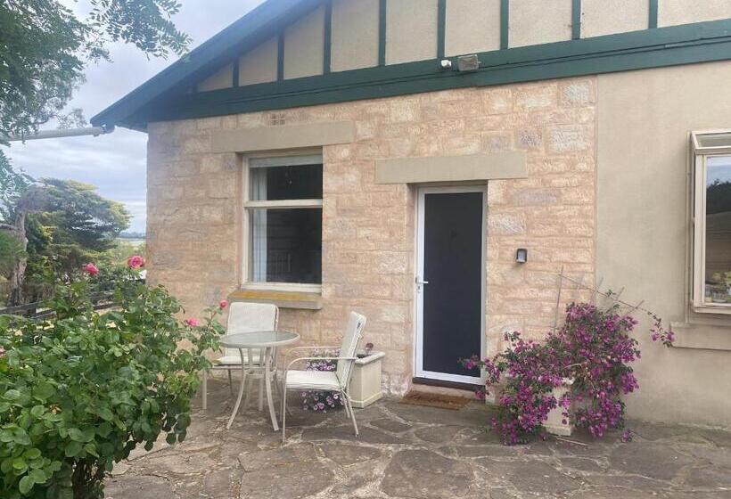 פנסיון Mount Charles Homestead