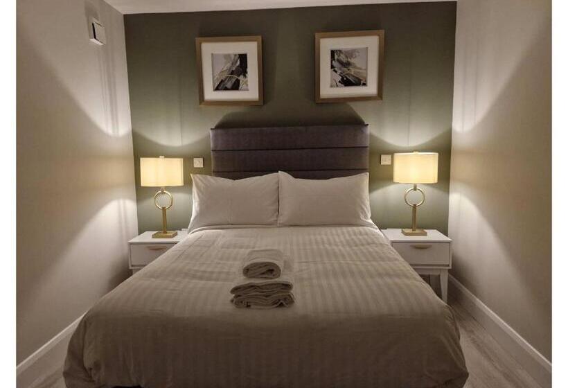 Пансион Station Lodge