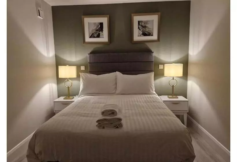 پانسیون Station Lodge