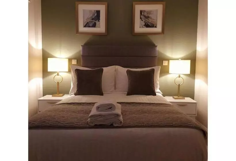 پانسیون Station Lodge