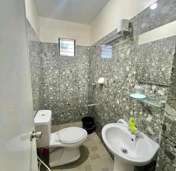 Pensió Zaffiriah Guest House