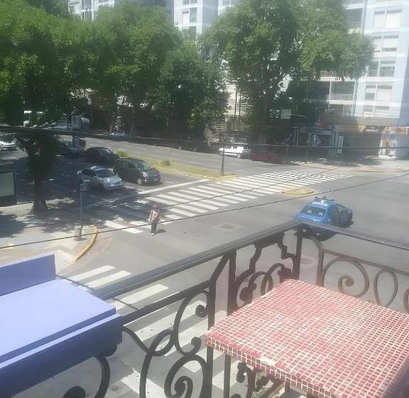 هاستل Juniors 2