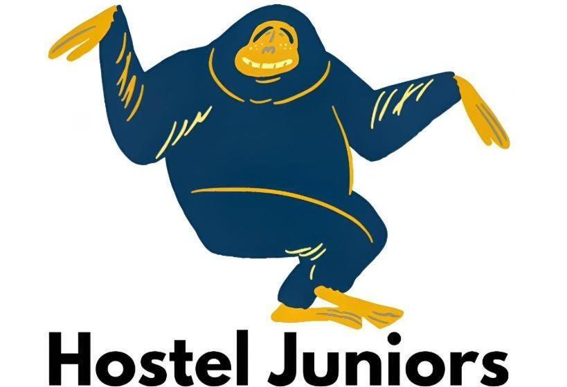 هاستل Juniors 2