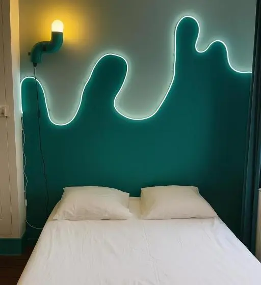 Aamiaismajoitus (B&B) Chambre Privée Turquoise   Maison Partagée