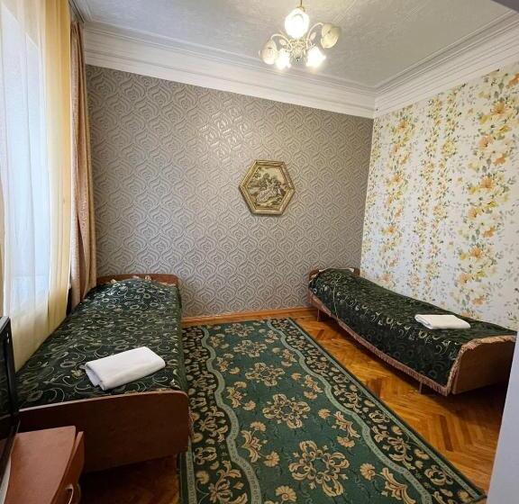 هتل 2 х комнатный номер с 4 кроватями