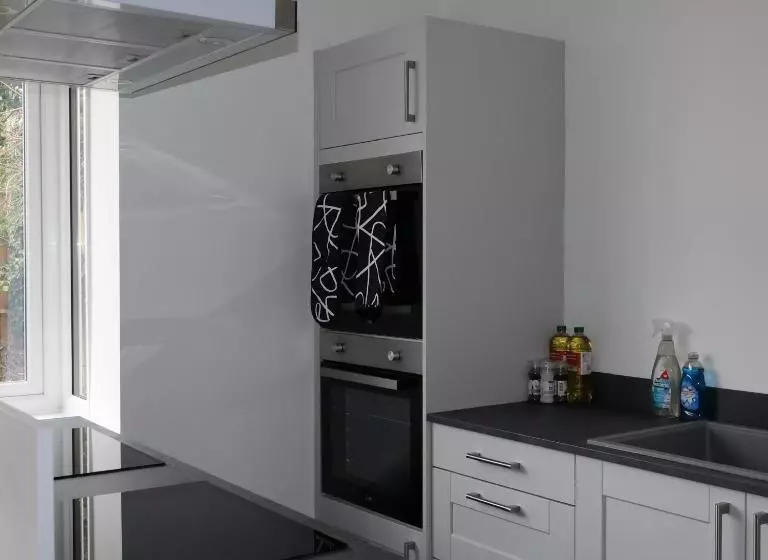 ホテル Alban Suites