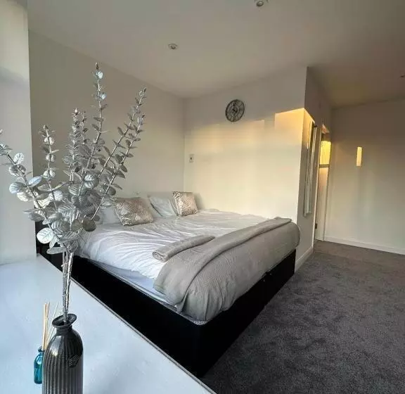 ホテル Alban Suites