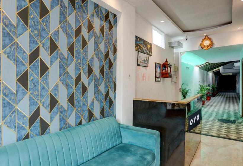 فندق Oyo Flagship Pratima Palace