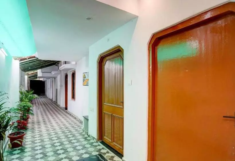 Hotelli Oyo Flagship Pratima Palace