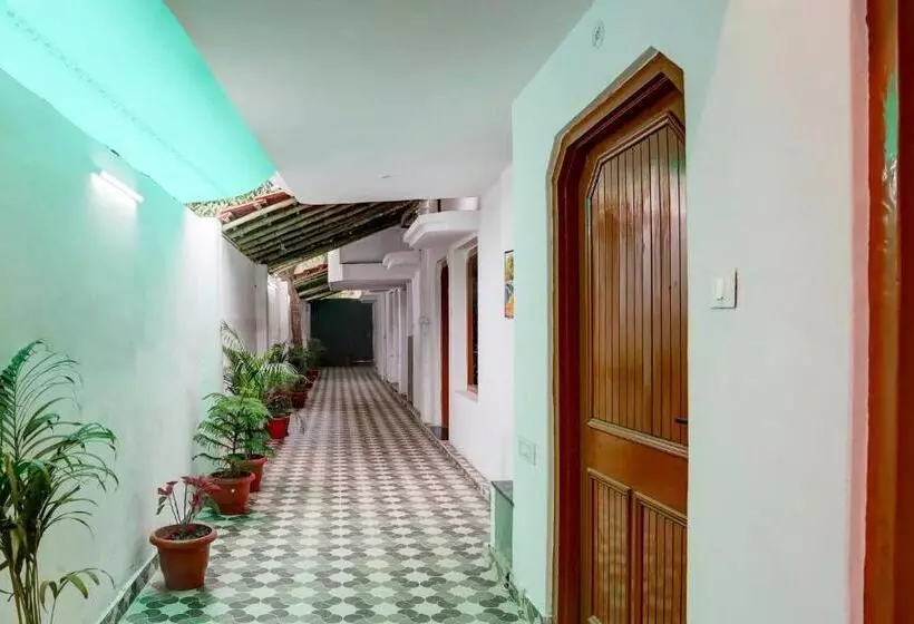 Hotelli Oyo Flagship Pratima Palace