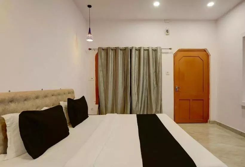 Hotelli Oyo Flagship Pratima Palace
