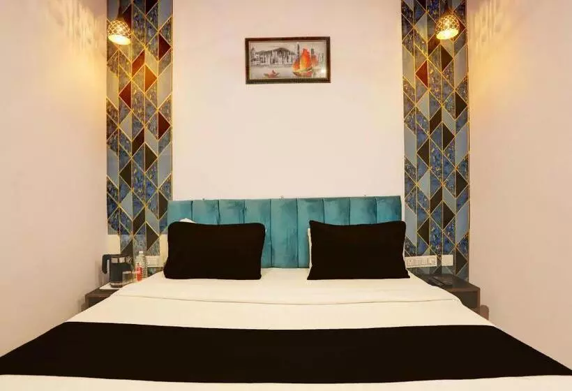 Hotelli Oyo Flagship Pratima Palace