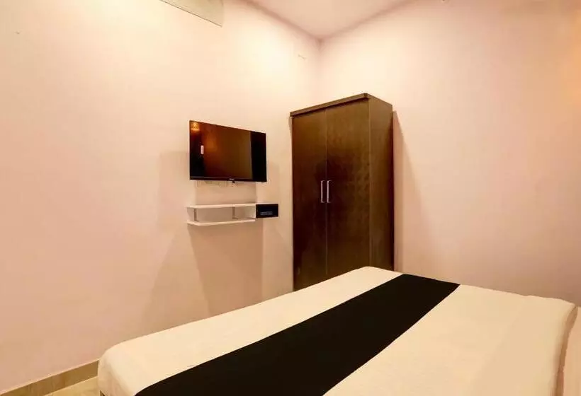 Hotelli Oyo Flagship Pratima Palace